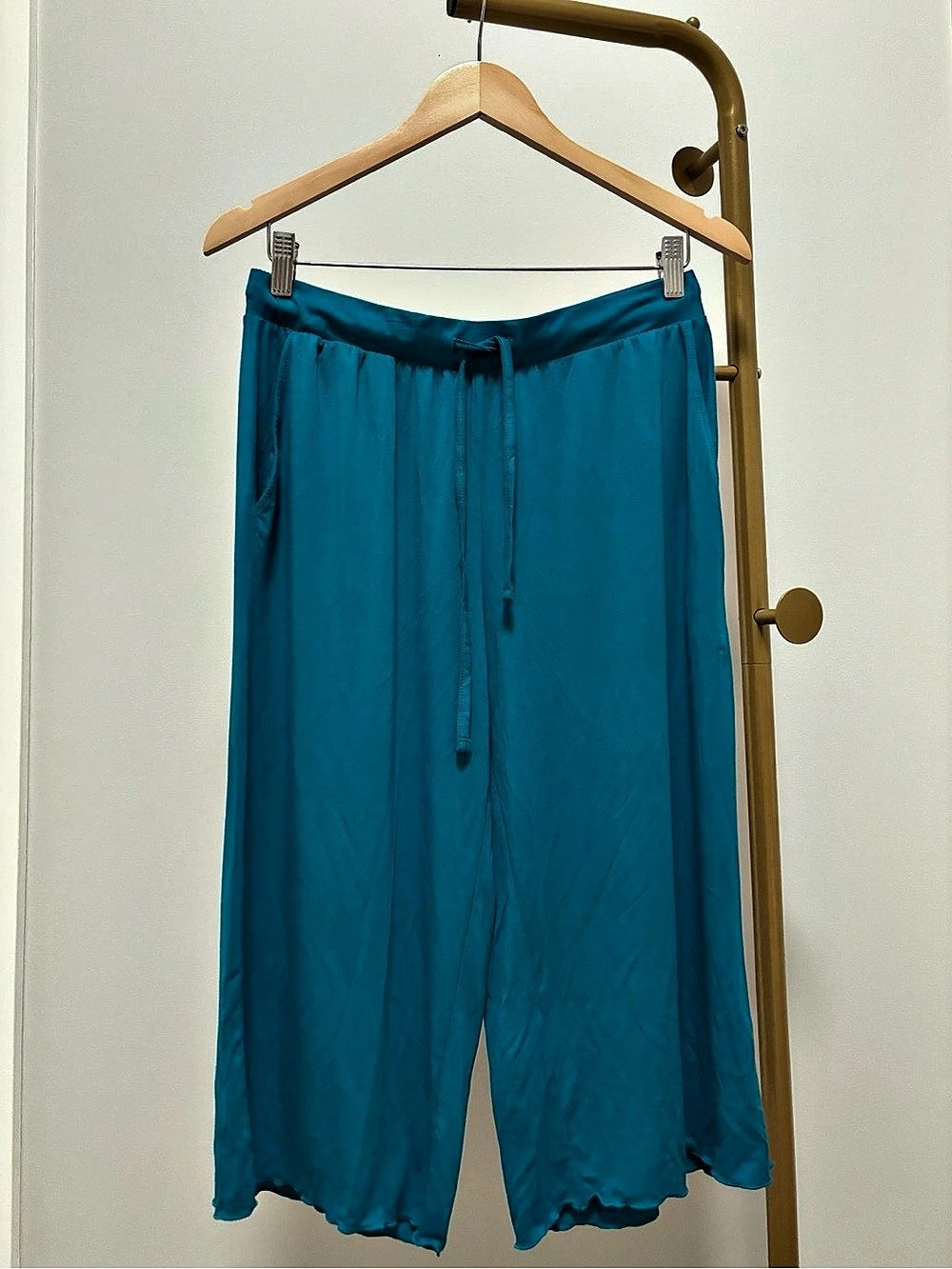 PJ-Like Wide Leg Capri Pants in Blue Small - Drawstring Slightly Twisted in Back